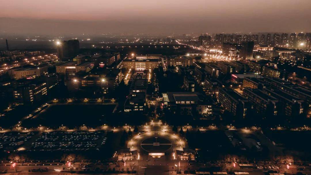 来吧,展示!西安培华学院黑金滤镜大片