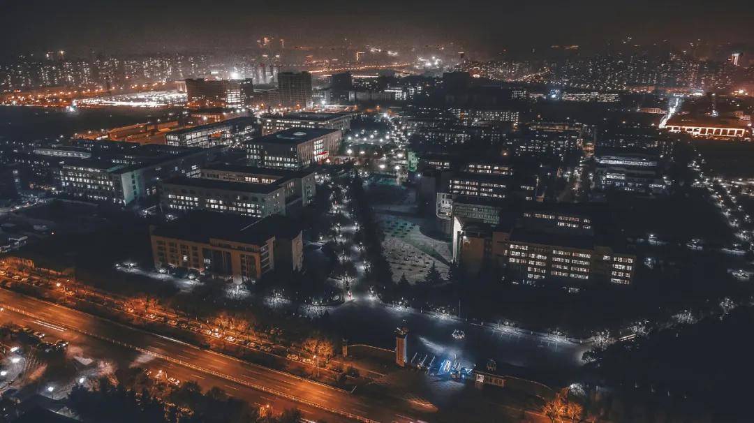 来吧,展示!西安培华学院黑金滤镜大片