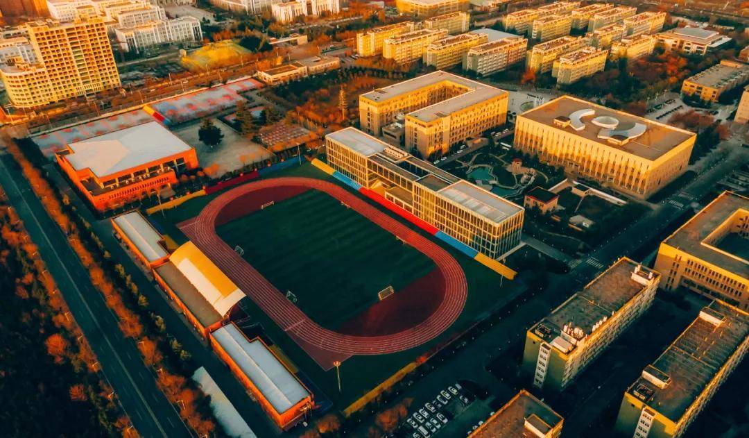 来吧,展示!西安培华学院黑金滤镜大片