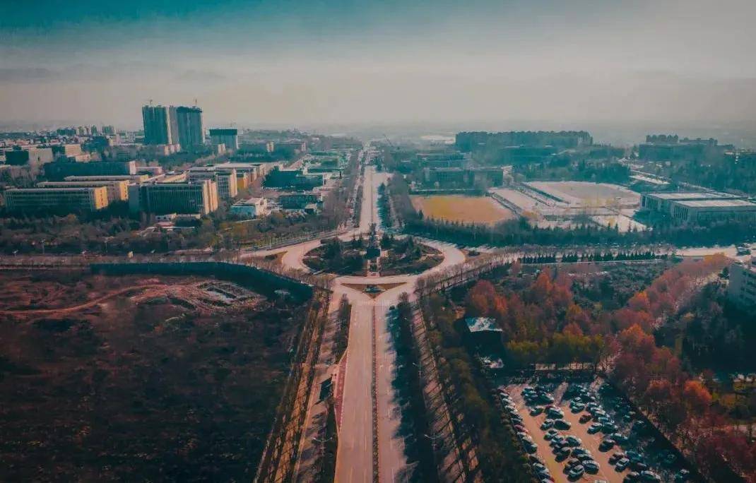 来吧,展示!西安培华学院黑金滤镜大片